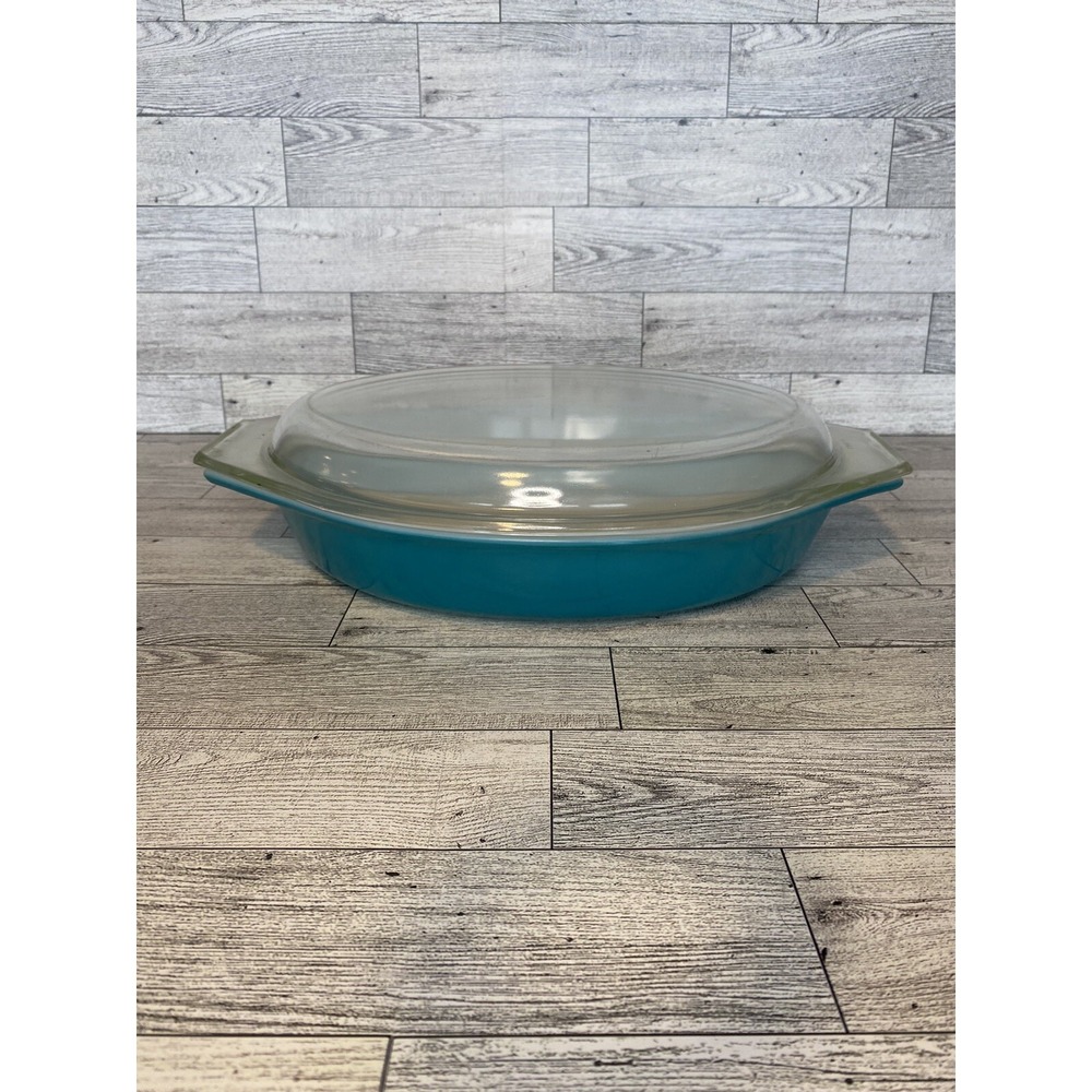 Pyrex Turquoise 1 1/2 Quart Oval Casserole Dish 945C7 LID Made In USA